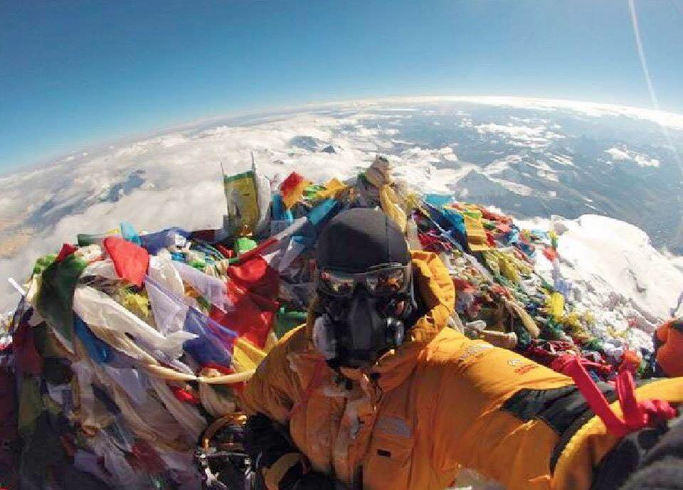 Flat Earther Strikes Back After Everest Selfie Fails to Prove Earth is Round